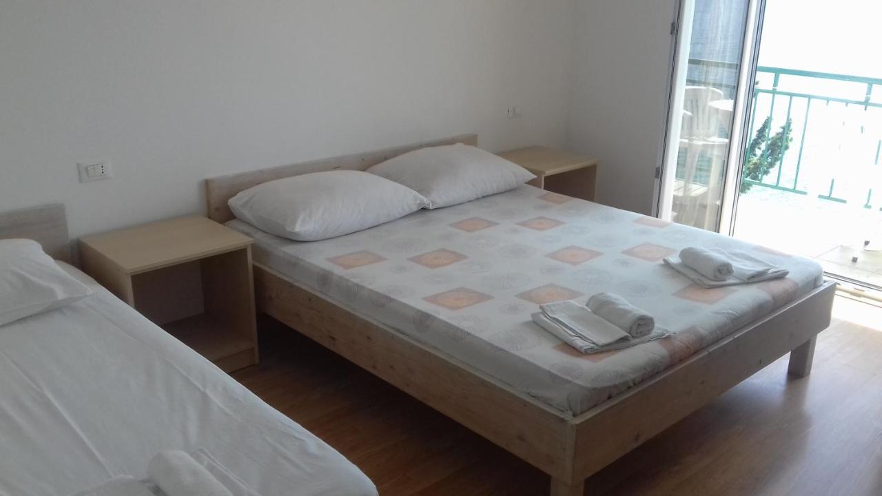 Apartmani M&M Brist Esterno foto